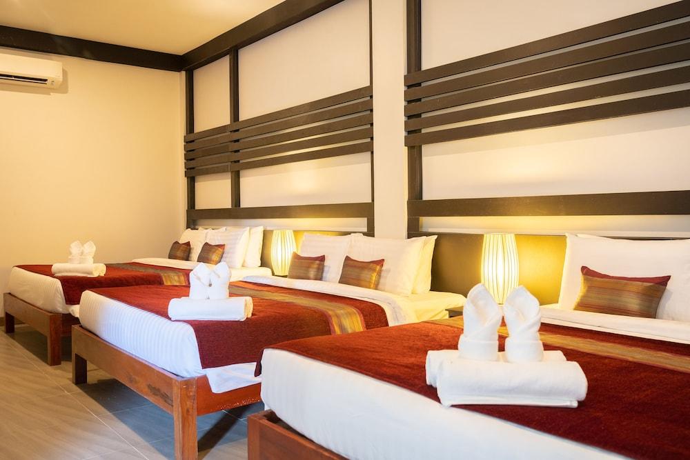 รีวีล อังกอร์ โฮเต็ล Hotel เสียมราฐ ภายนอก รูปภาพ
