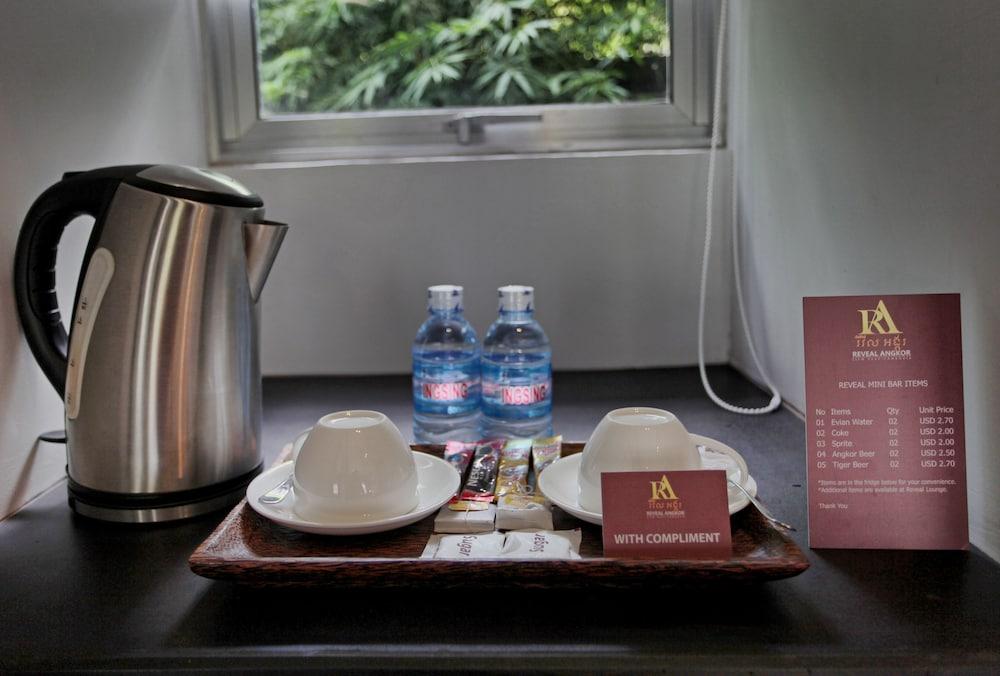 รีวีล อังกอร์ โฮเต็ล Hotel เสียมราฐ ภายนอก รูปภาพ