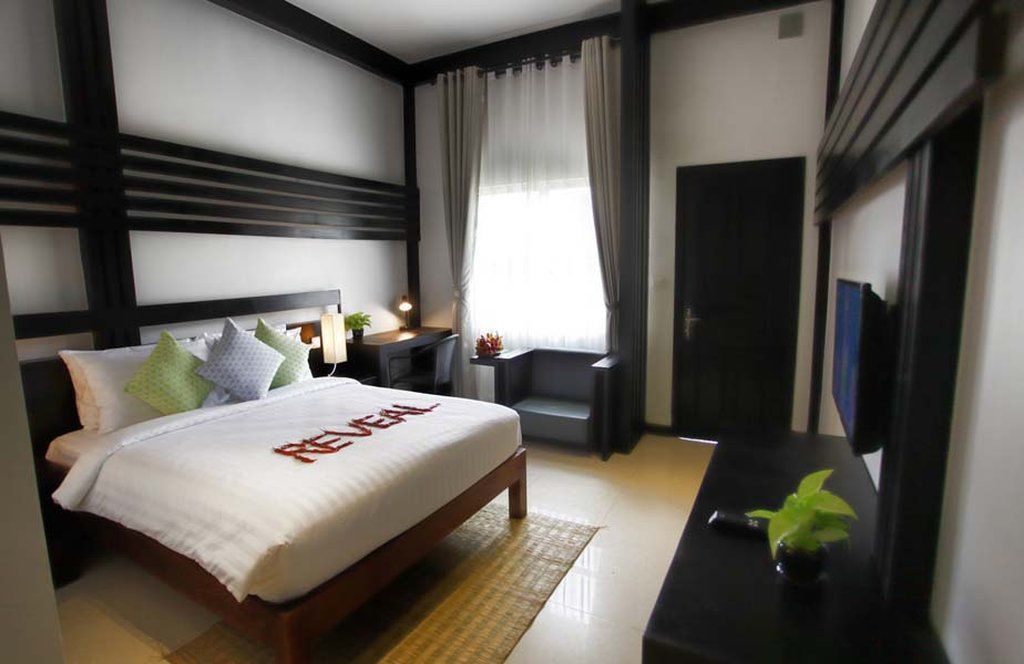 รีวีล อังกอร์ โฮเต็ล Hotel เสียมราฐ ภายนอก รูปภาพ