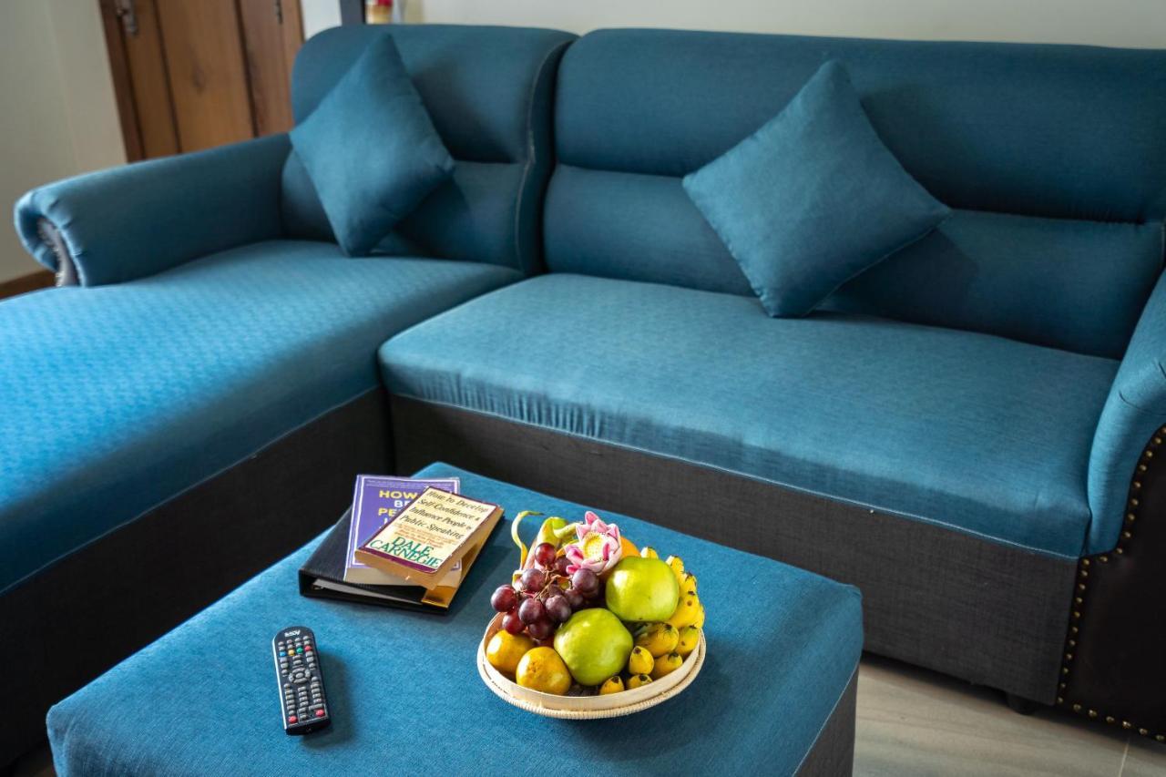 รีวีล อังกอร์ โฮเต็ล Hotel เสียมราฐ ภายนอก รูปภาพ