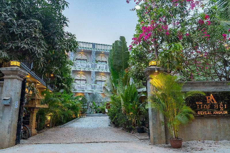 รีวีล อังกอร์ โฮเต็ล Hotel เสียมราฐ ภายนอก รูปภาพ